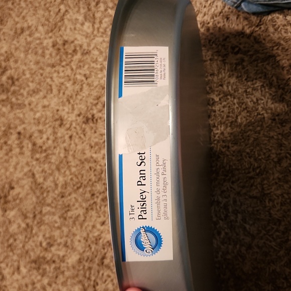 Wilton Perfect Paisley Curve-Shaped Cake Pan Set - Picture 3 of 13